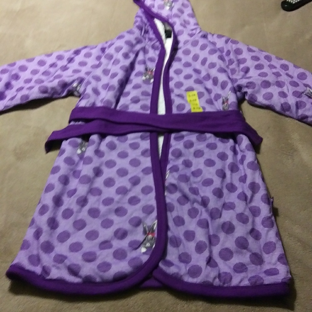 Robe - Picture 4 of 8